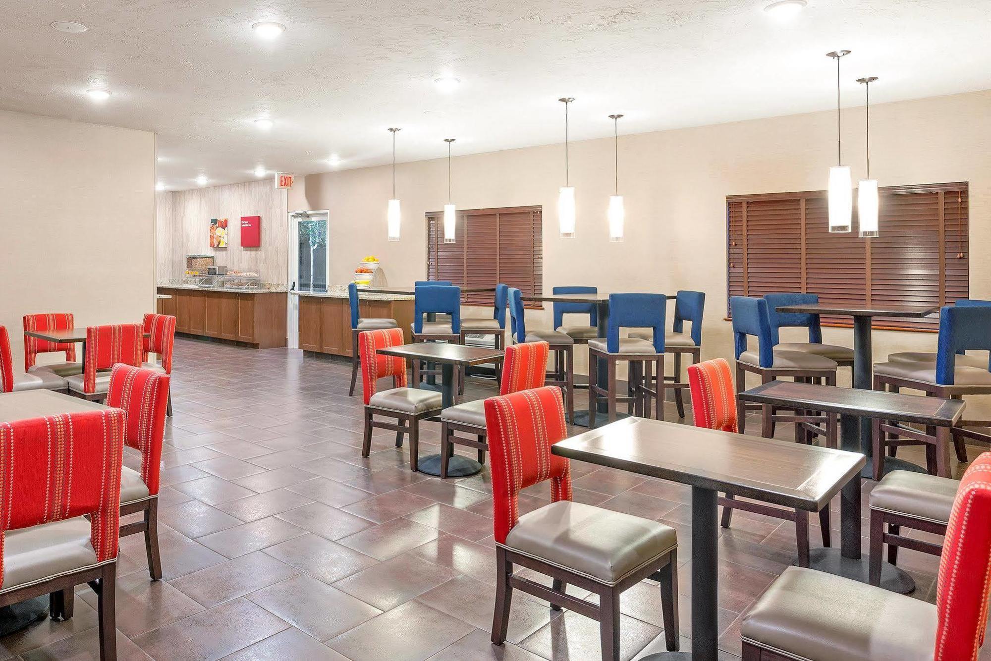 Comfort Suites Якима Экстерьер фото